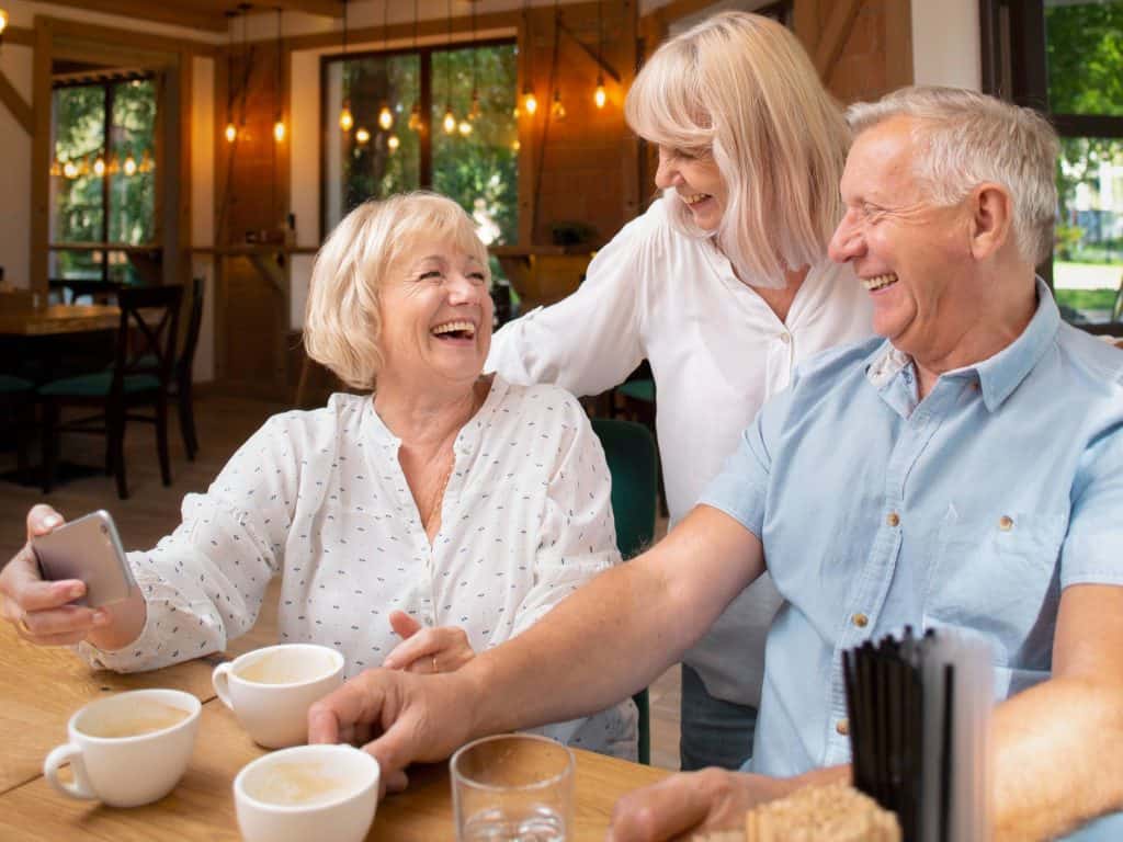 medium-shot-smiley-friends-together-senior-crop-light medium-shot-smiley-friends-together-senior-crop-light